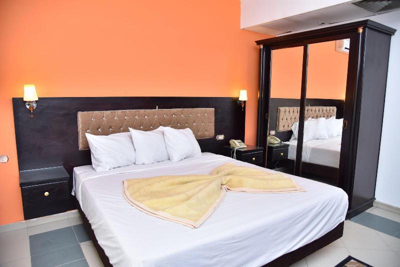 Royal Pyramids Hotel Kairo Bagian luar foto