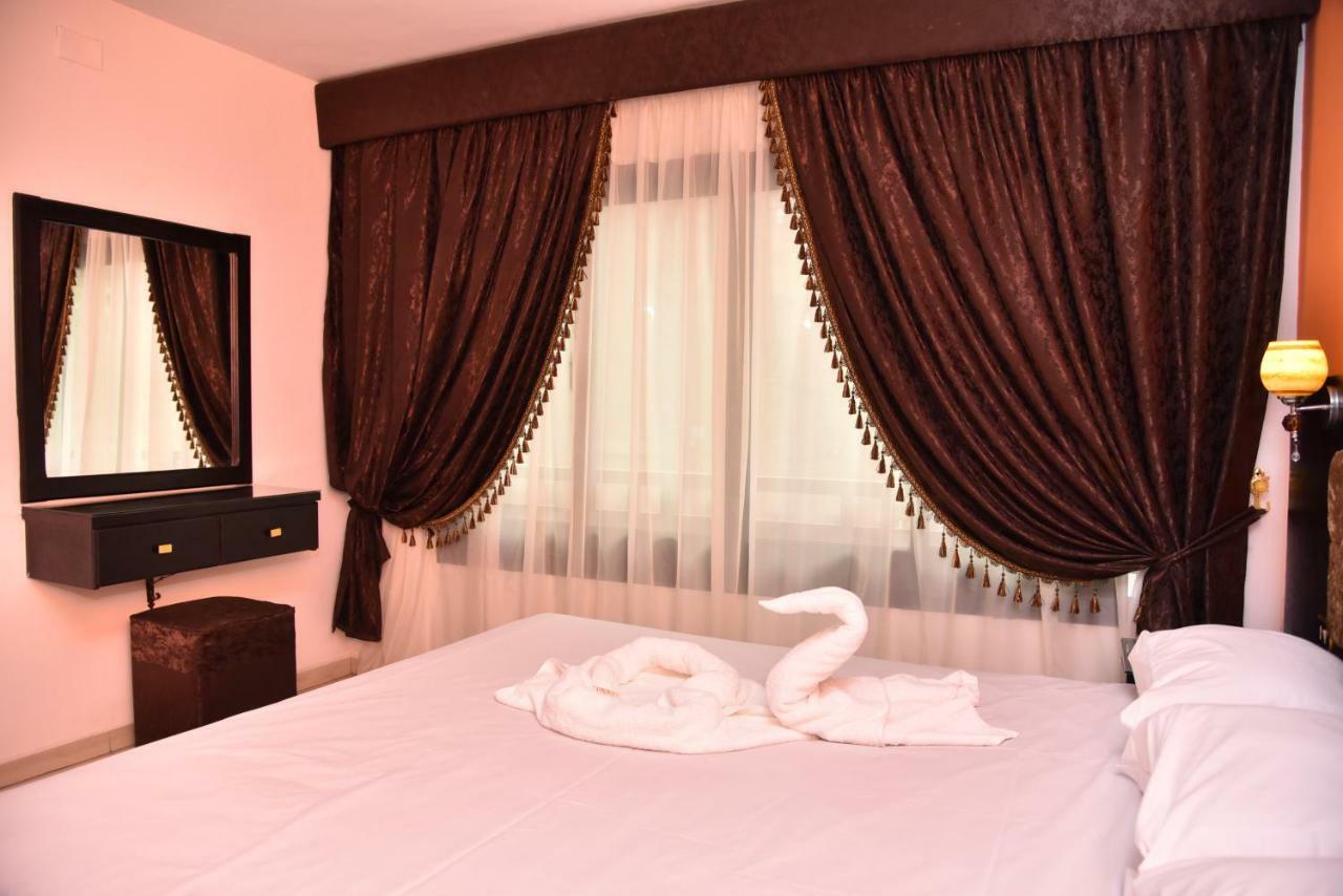Royal Pyramids Hotel Kairo Bagian luar foto