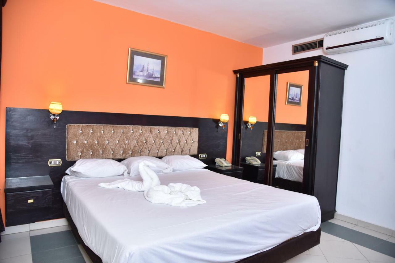Royal Pyramids Hotel Kairo Bagian luar foto