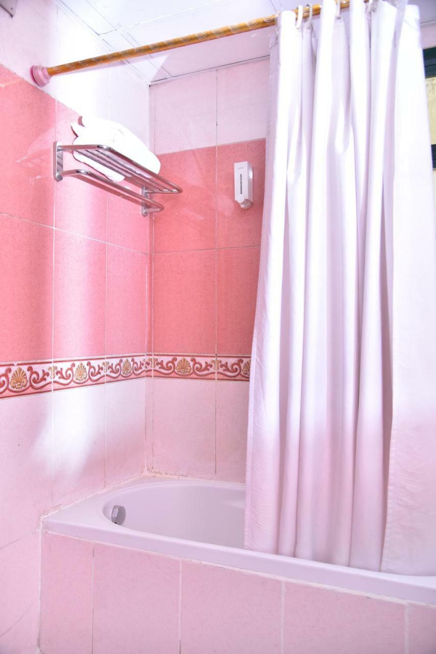 Royal Pyramids Hotel Kairo Bagian luar foto