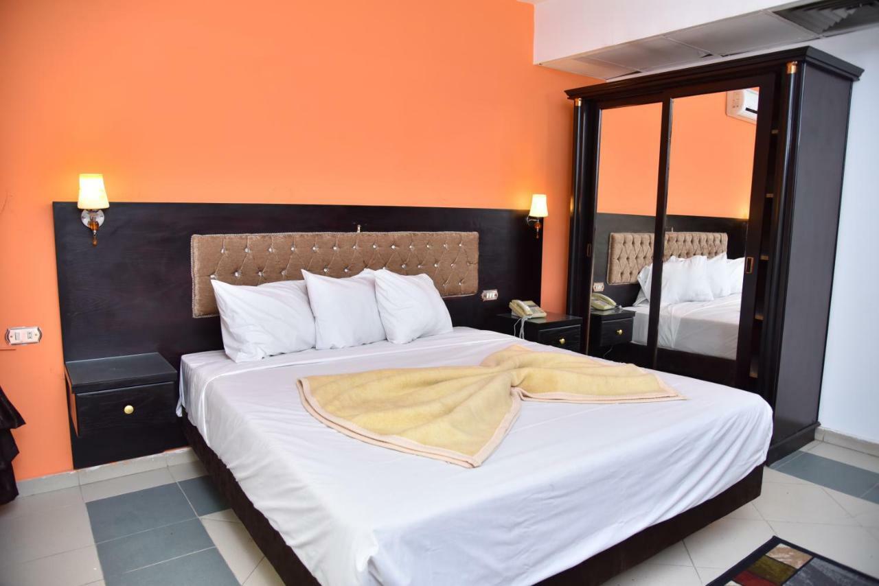 Royal Pyramids Hotel Kairo Bagian luar foto