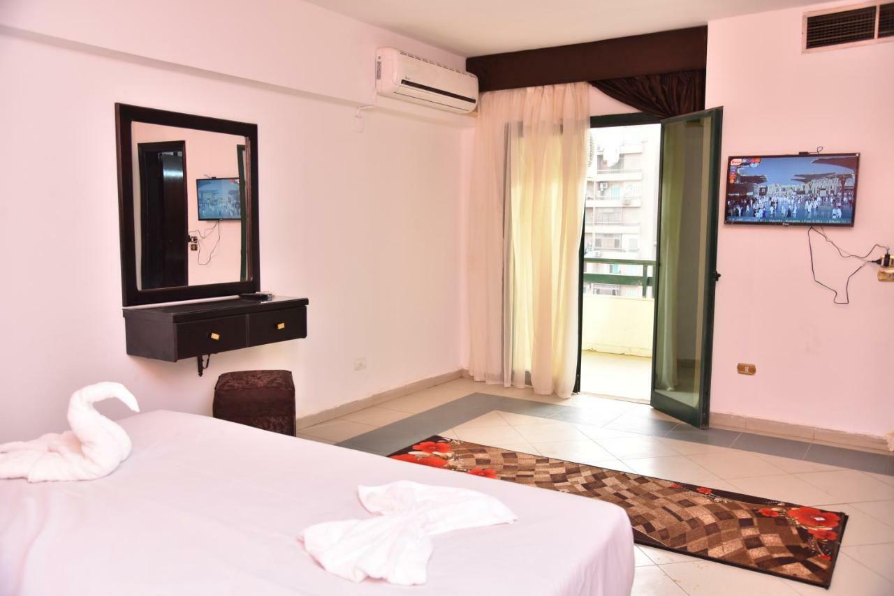 Royal Pyramids Hotel Kairo Bagian luar foto